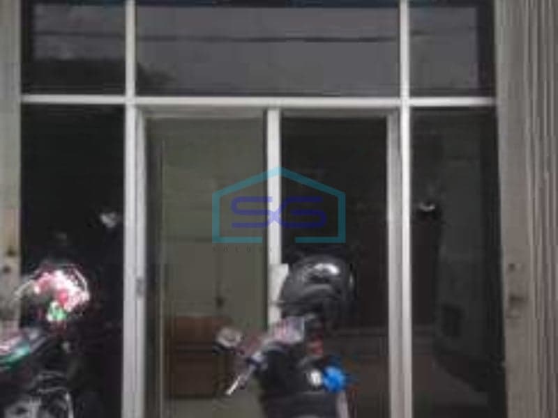 Fast Sale Shophouse with 320 m² Building Area in Central Jakarta