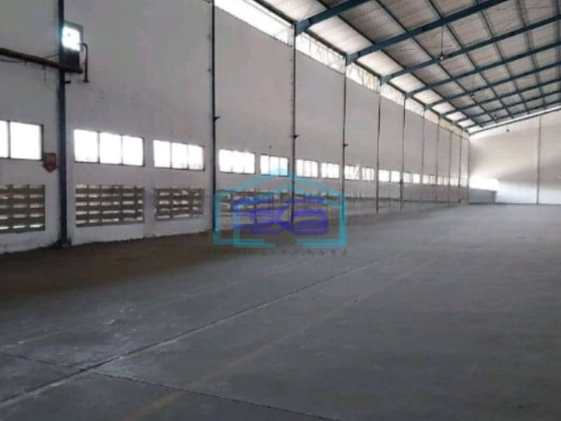 Disewakan Gudang Akses Container dan Parkir Luas Lokasi Bebas Banjir di Surabaya