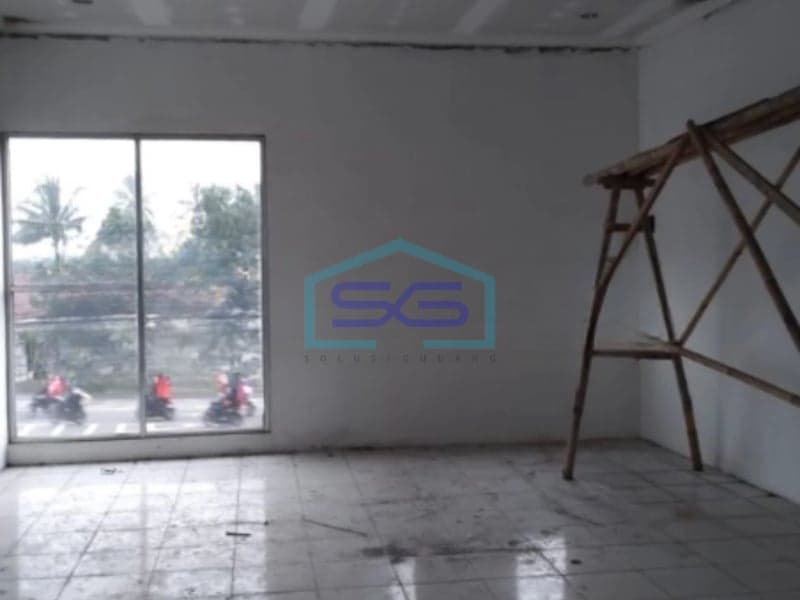 For Sale: Spacious Shophouse, 120 sqm Building Area, Freehold Certificate, Semarang Location