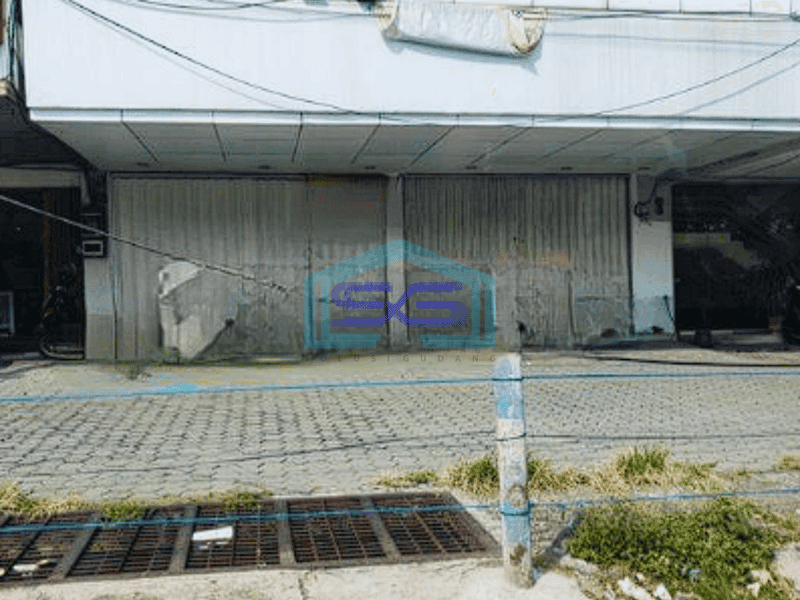 Disewakan Ruko Dua Lantai di Kota Surabaya LT 132m2 Bangunan 3 Lantai