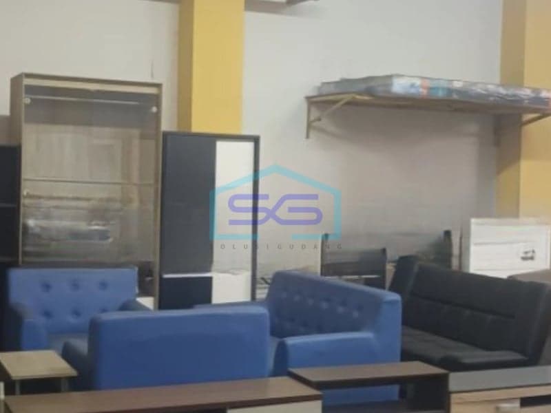 For Rent: 3-Story Shophouse, Building Area 180 m², Antapani Bandung