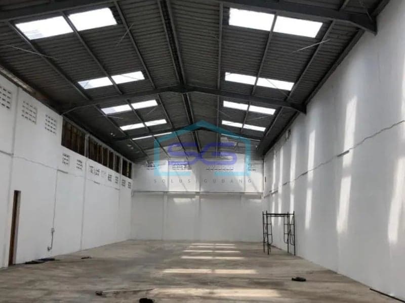 Strategic Warehouse for Rent in Pasirkaliki Industrial Area, Bandung, West Java, Building Area 390 m²