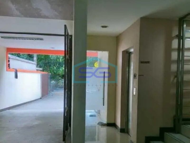 Dijual Ruang Usaha Strategis 3 Lantai di Bandung Pusat Kota Jawa Barat Luas Tanah 519m²