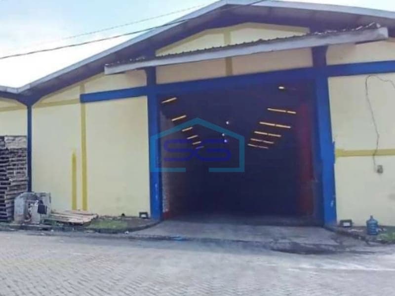 Warehouse for Rent, Suitable for Bulk Storage, Building Area 1680m2, Manyar, Gresik