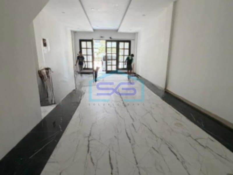 For Rent Tidy Shophouse at Crown Golf PIK, North Jakarta 250 m² BUA