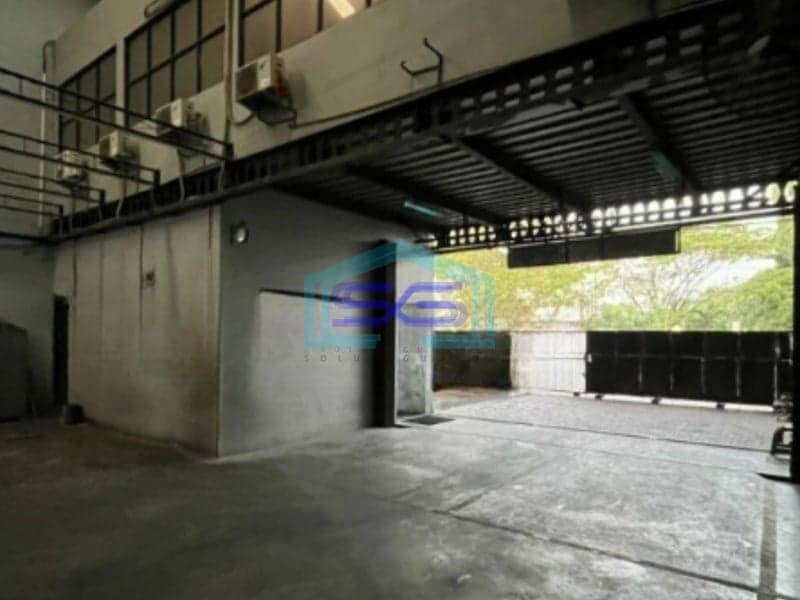 Dijual Ruang Usaha Ada Kantor Luas Tanah 325 m² Lokasi Semarang