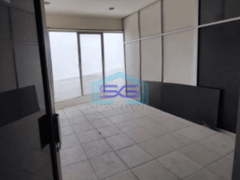 Dijual Ruko Murah Luas Bangunan  170 m² Lokasi Strategis di Batununggal Bandung
