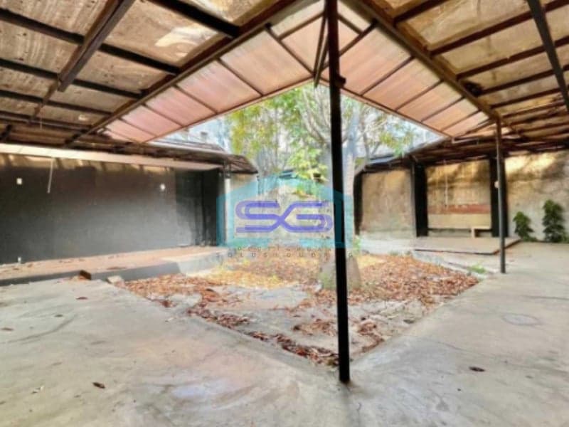 Disewakan Ruang Usaha Strategis Dekat Sriwedari Jalan Slamet Riyadi Solo LB 600m2