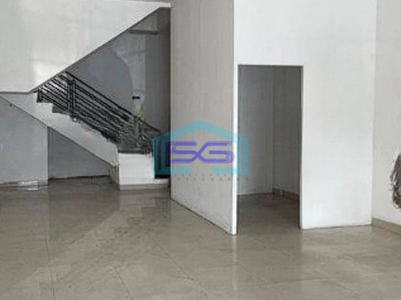 Disewakan Ruko 3 Lantai Bagus Siap Pakai Strategis Jalan raya Jakarta Utara LB 324m2