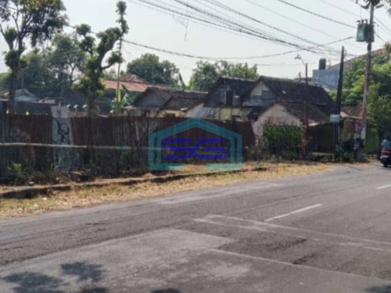 Dijual Tanah Strategis Pinggir Jalan Raya di Manahan Banjarsari Solo LT 2200m2