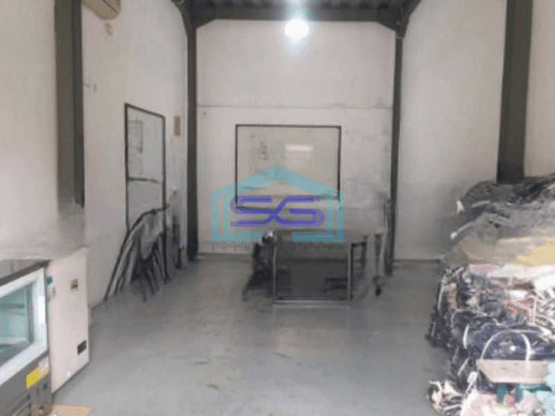 Disewakan Gudang Luas Bangunan 850 m² Lokasi Bebas Banjir di Cikunir Bekasi