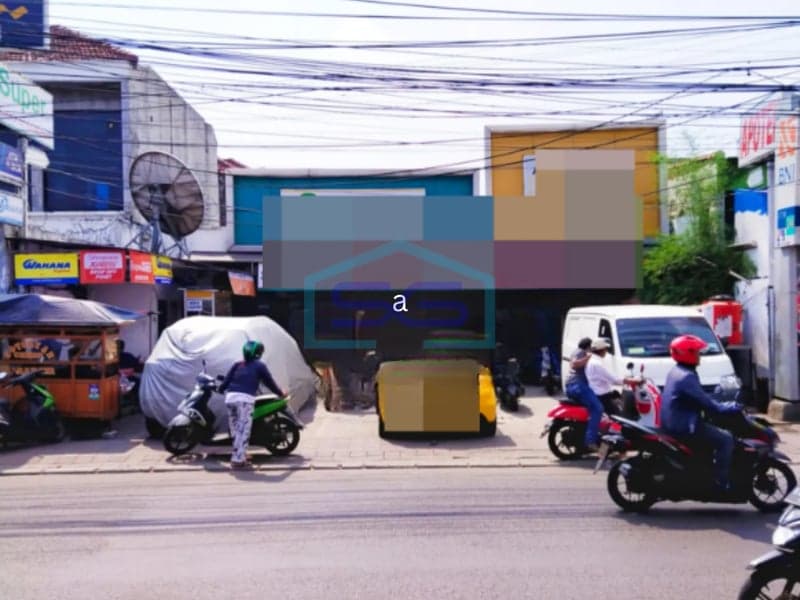 出售：北雅加达 Semper Barat 临街商铺，建筑面积 300 平方米
