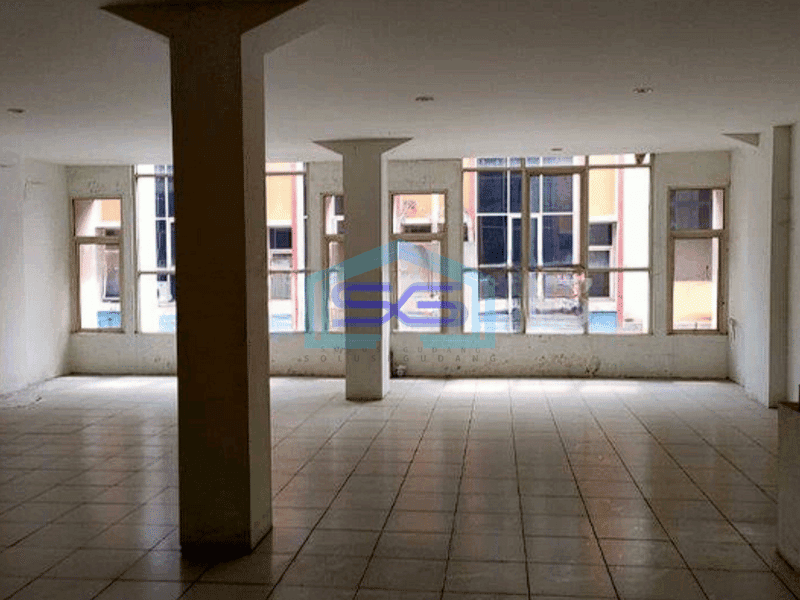 Disewakan Ruko Wiyung Surabaya 3 Lantai LB 150m2