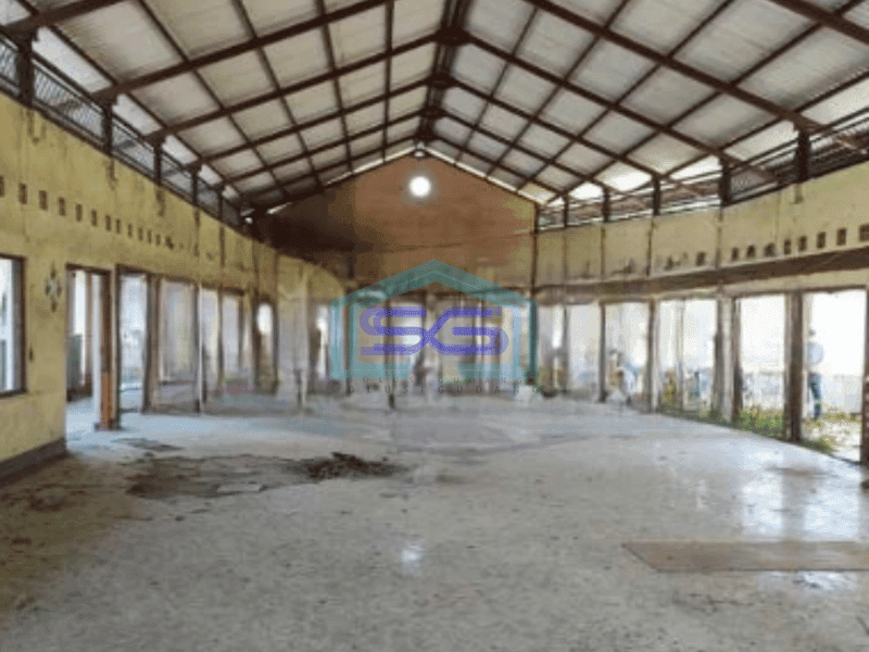 Disewakan Gudang Luas Bangunan 1400 m² Lokasi Strategis di Brebes