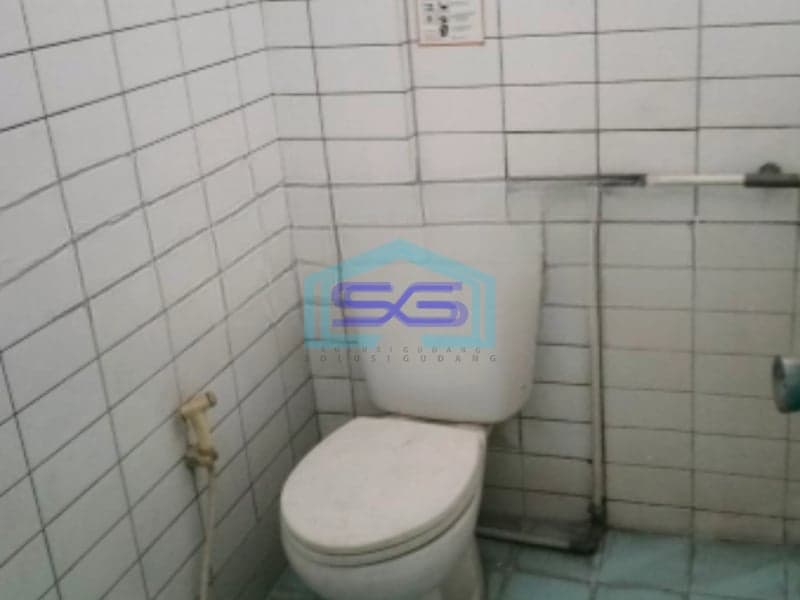Disewakan Ruko Lokasi Strategis Luas Bangunan  230 m²  di Srengseng Jakarta Barat