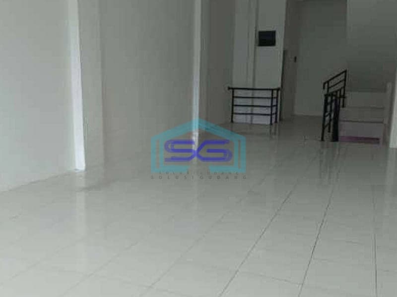 Disewakan Ruko 4 Lantai di pos Pengumben Kebon Jeruk Jakarta Barat LB 240m2