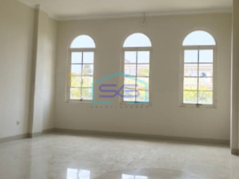 Disewakan Ruko Sentra Niaga Luas Bangunan 236m² 4 Lantai Green Lake City Jakarta Barat