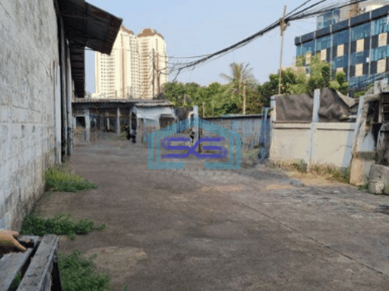 Disewakan Gudang Pinggir Jalan Raya Pluit Jakarta Utara Luas Bangunan  2211 m²