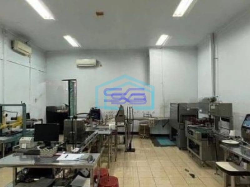 Dijual Pabrik Suplemen Siap Pakai, Luas 4700m Jalan Raya Zona Industri Di Gunung Putri Bogor Luas Bangunan  1900 m²