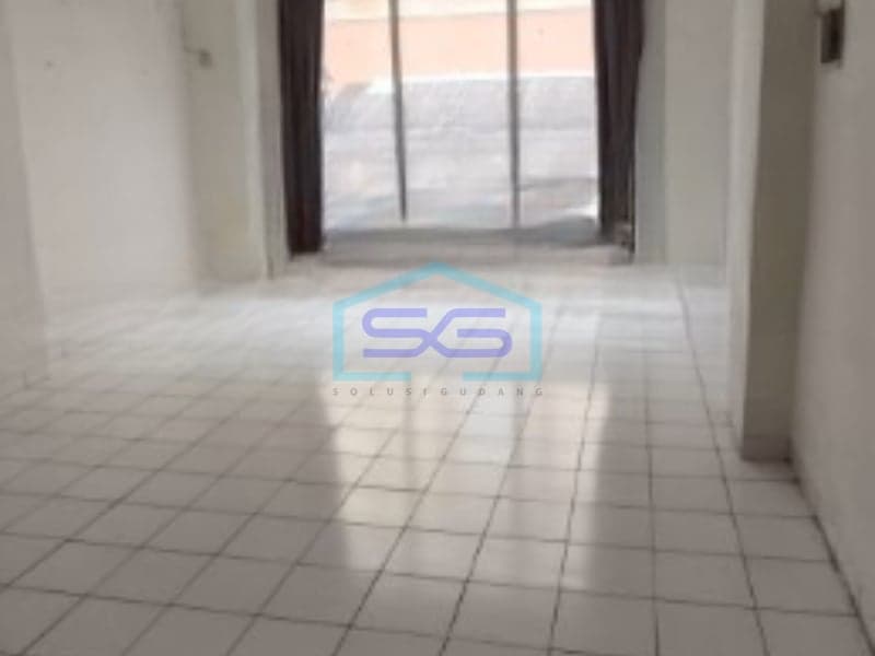 For Sale: Spacious Shophouse, Building Area 234 m², West Jakarta Location