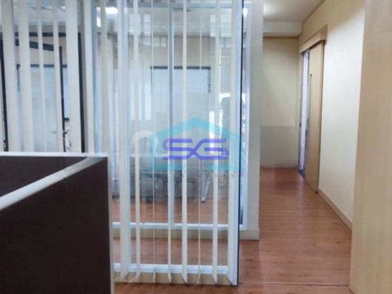 Disewakan Ruko di Central Park Jakarta Barat Luas Bangunan  128 m²