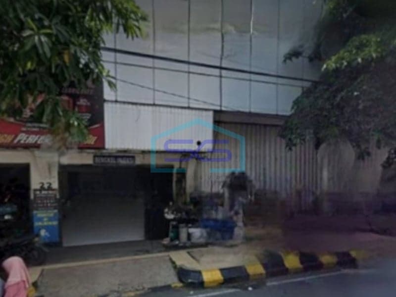 Cheap Shophouse for Rent 230 sqm Land Area Located in Madiun East Java
