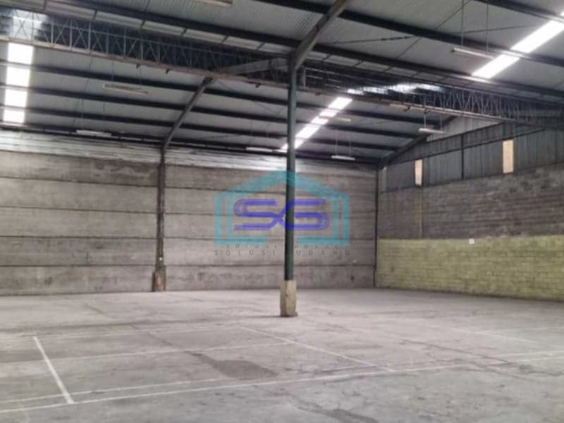 Disewakan Gudang Akses Container 40 Feet Luas Bangunan  672 m² di Jakarta Timur