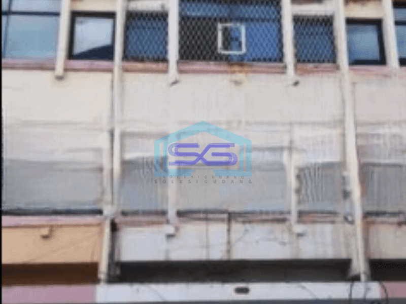 Disewakan Cepat Ruko Siap Pakai Luas Bangunan 300 m² di Pluit Jakarta Utara