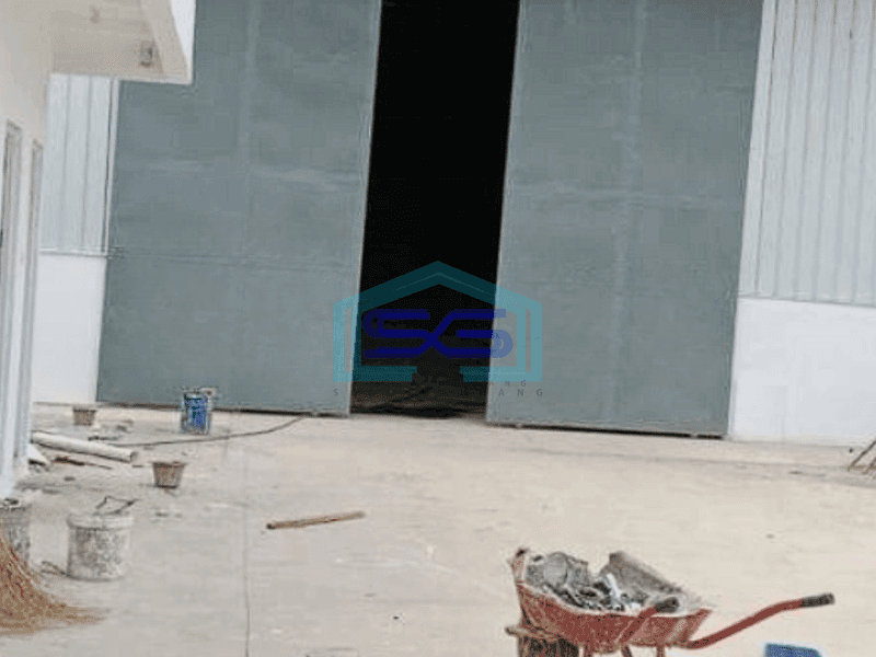 Disewakan gudang bagus luas 2000m2 di Legok