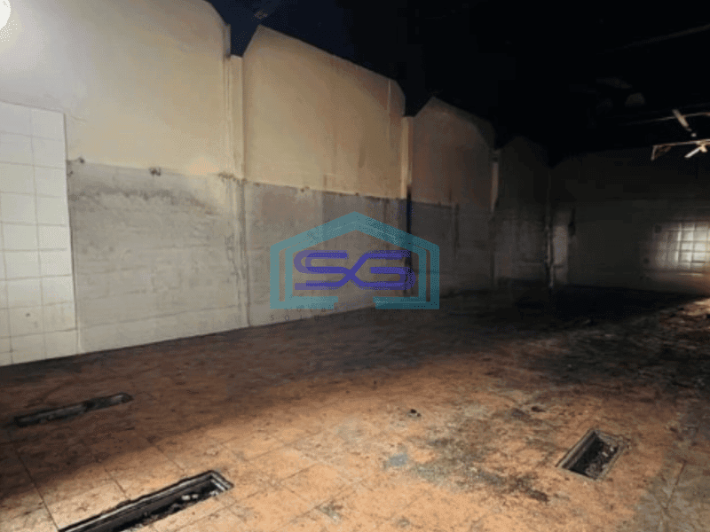 Disewakan Ruko 3 Lantai Luas Bangunan  2400 m² Lokasi Surabaya Kota