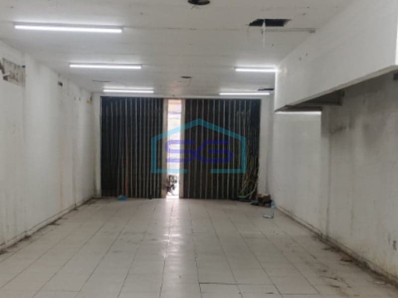 For Rent 3-Story Shophouse Building Area 255 sqm Located in Gading Serpong Tangerang