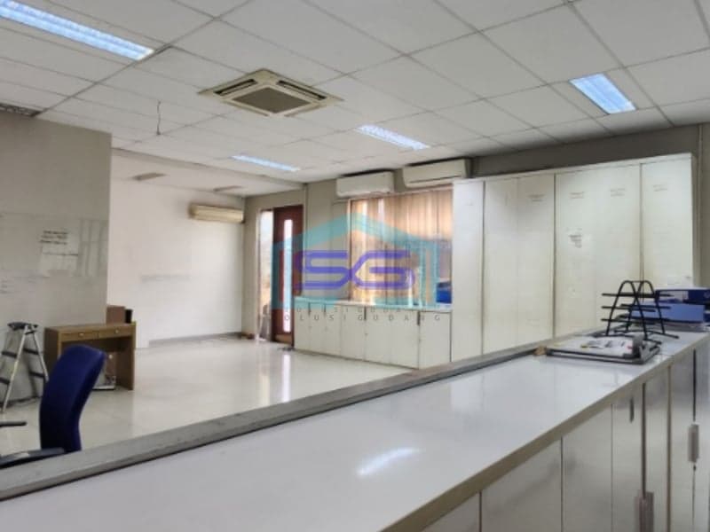 Disewakan Ruko Kantor Strategis di Kebayoran Baru Jakarta Selatan LB 600m2