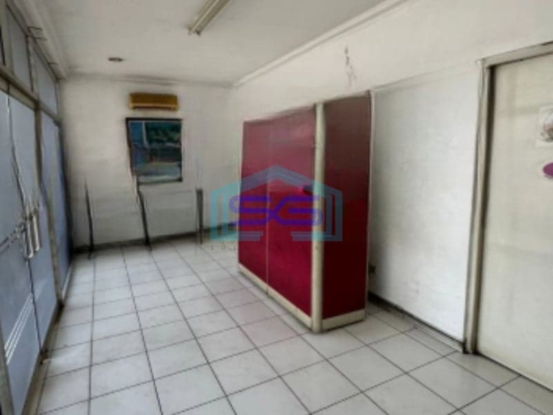 Dijual Gudang Area parkir Luas Lokasi Cipondoh Tangerang