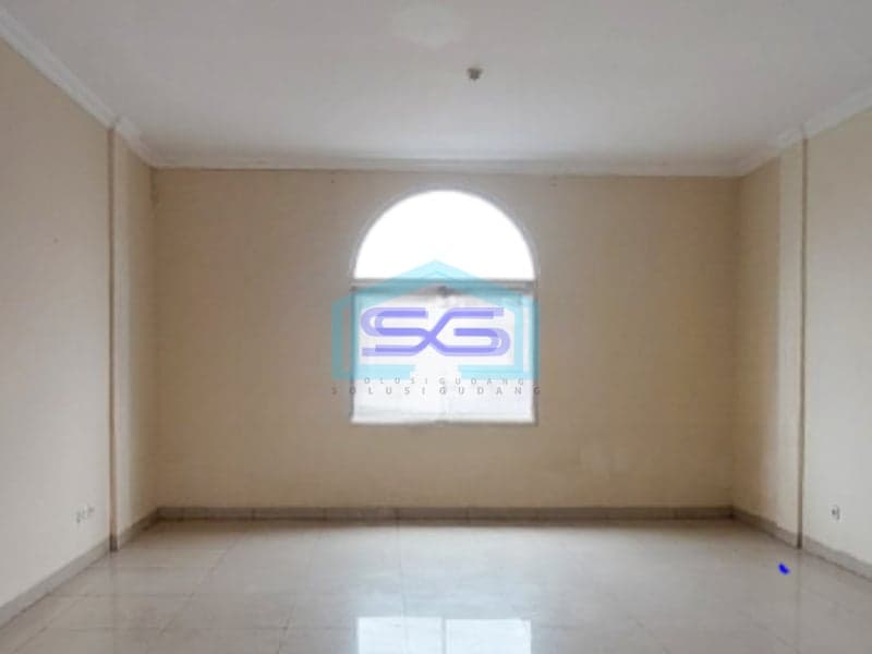 Disewakan Ruko 3 Lantai Luas Bangunan  262 m² Lokasi di Jakarta Barat
