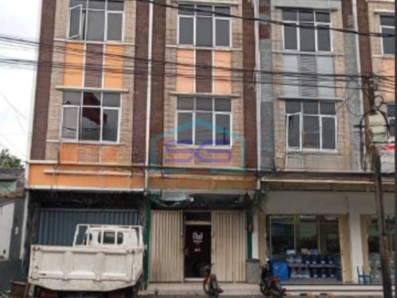 Disewakan Ruko Dekat Perumahan Elite di Cinere, Depok LB 240 m²