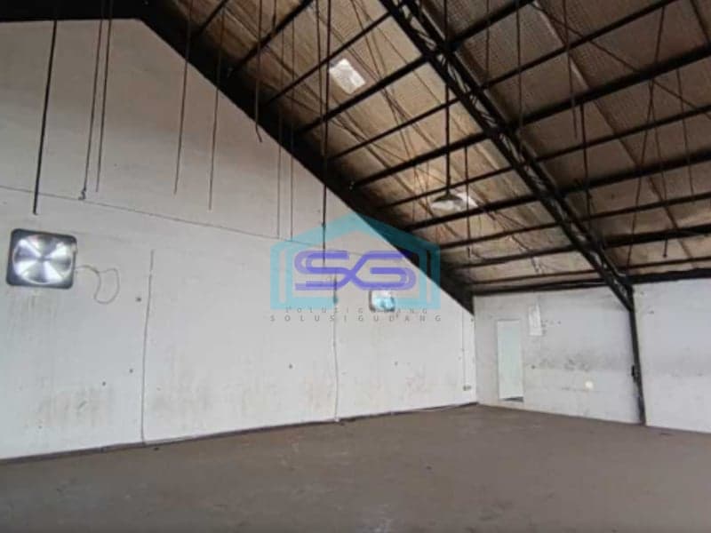 Disewakan Ruko Besar di Pinggir Jalan Raya Jatiasih Bekasi Luas Bangunan  320 m²