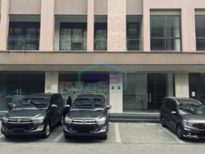 Spacious 160 sqm Commercial Shop for Rent, Flood-Free in Tangerang