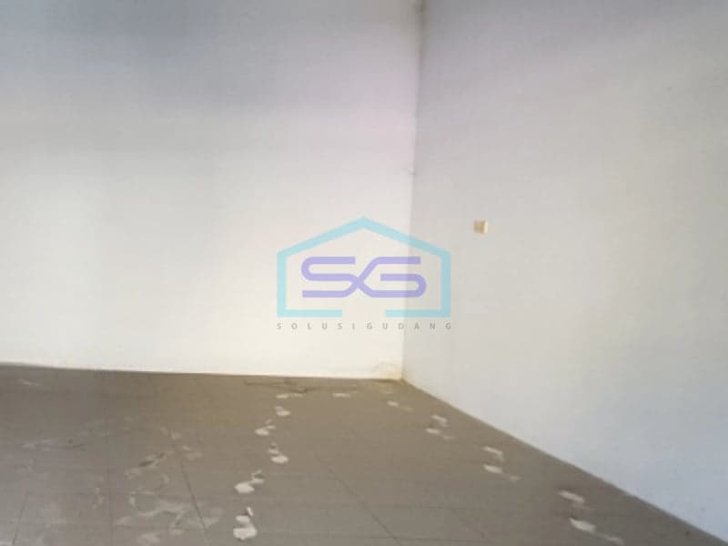 Strategic 1-Story Shophouse for Rent in Wates, Kediri, East Java