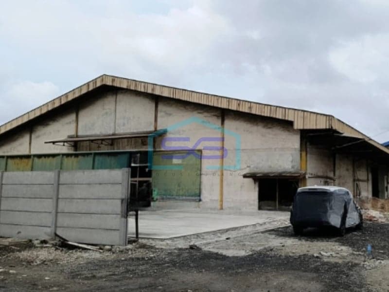 雅加达北部Cakung Cilincing便宜仓库出售 土地面积3600平方米 全翻新