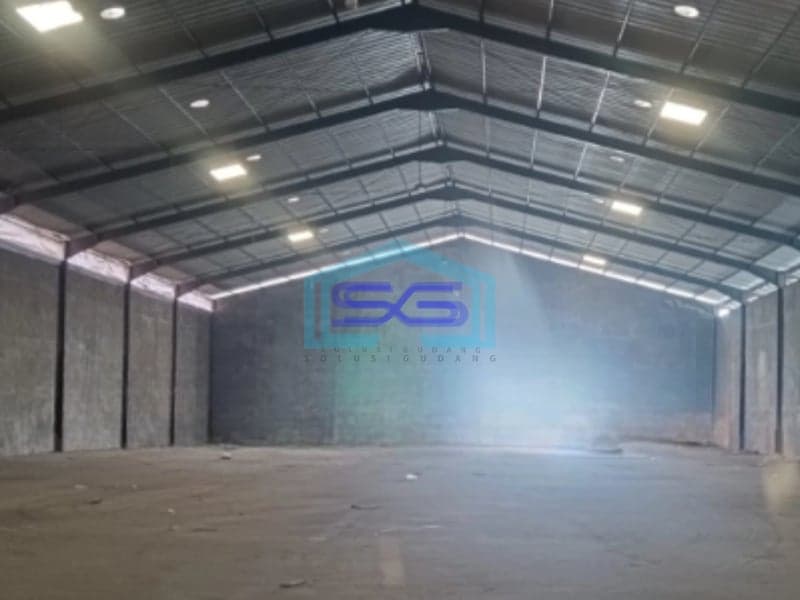 Disewakan Gudang Luas Bangunan 2700 m² Lokasi di Jakarta Utara Kondisi Bangunan Bagus