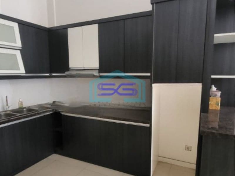 Dijual Ruko Lokasi Strategis Siap Huni di Jakarta Barat Luas Tanah 100 m²