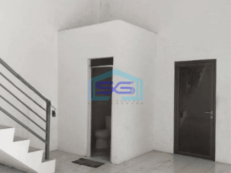 Disewakan Gudang Ada Kantor Luas Bangunan  576 m² di Teluk Naga Tangerang