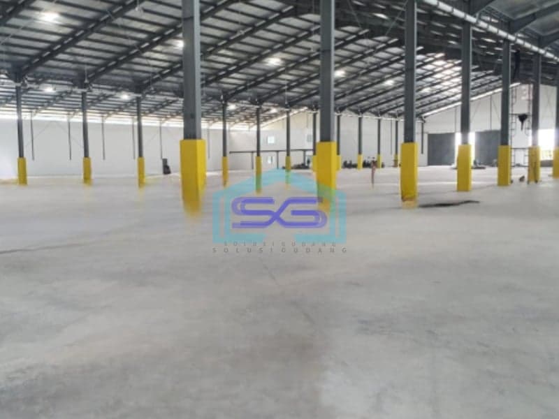 Disewakan Gudang Ada Loading Dock Luas Tanah  13000 m² Lokasi Bebas Banjir di Ngaliyan Semarang