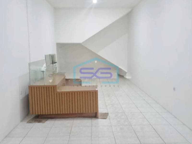 Disewakan Ruko Mainroad Lokasi di Pasteur, Bandung Siap Huni