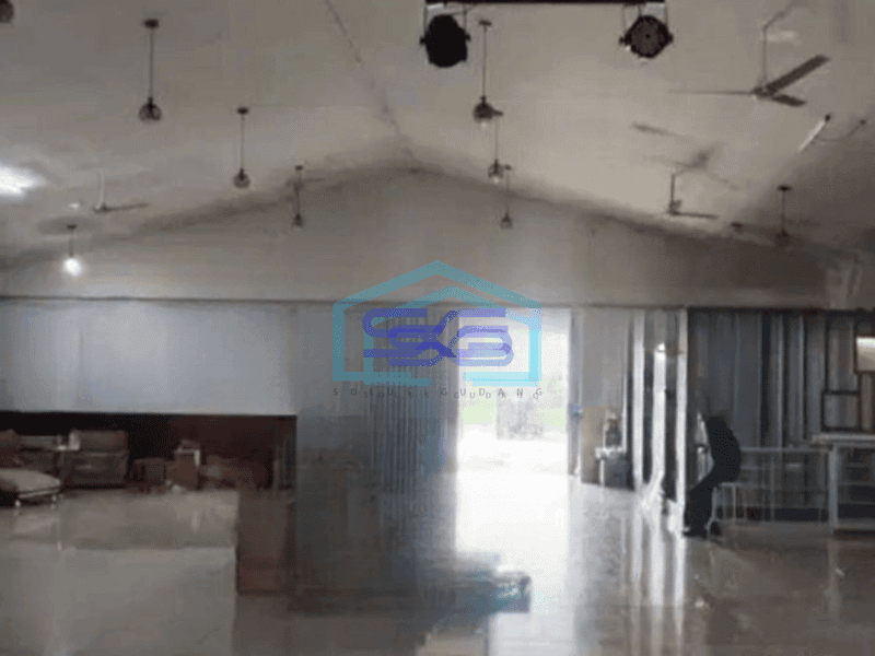 Disewakan Gudang Ada Kantor Luas Bangunan 600 m² Lokasi Strategis di Tapos Bogor