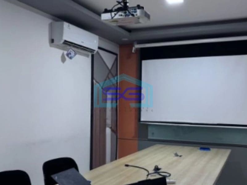 Dijual Kantor Luas Bangunan 250 m² Lokasi Kebon Jeruk Jakarta Barat