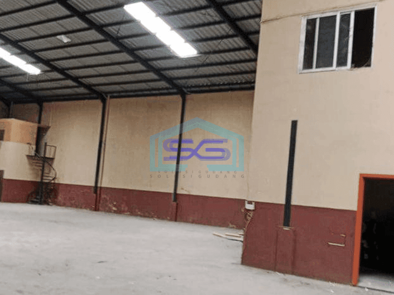 Disewakan gudang bagus 700m2 di Cipondoh