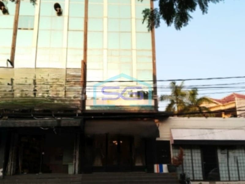 For Rent 2-Story Shophouse Suitable for Office and Business Strategic Location on Jalan Raya Pluit, North Jakarta Building Area 150sqm