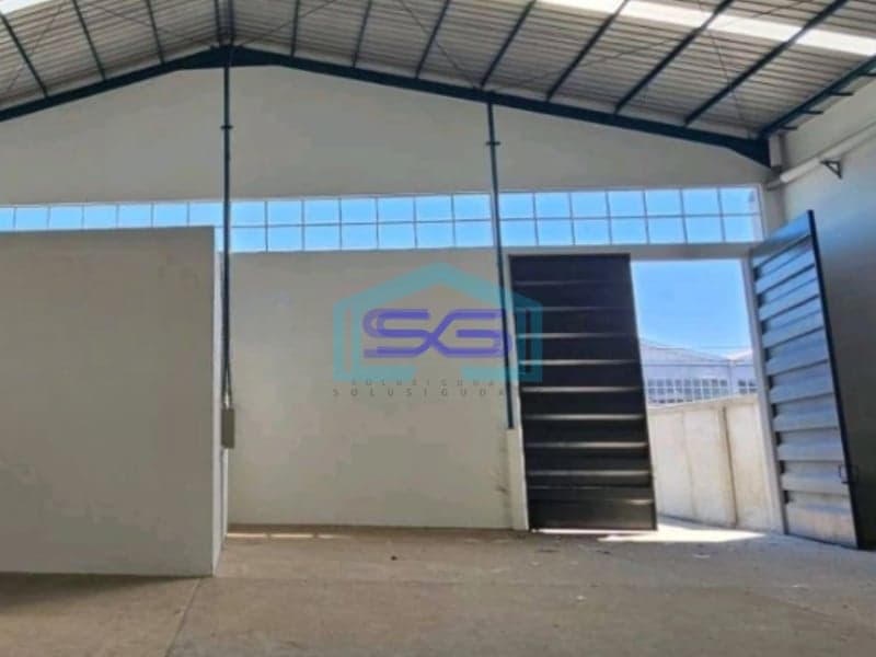 Dijual Gudang Luas Tanah  1426 m² Akses Container di Waru Surabaya