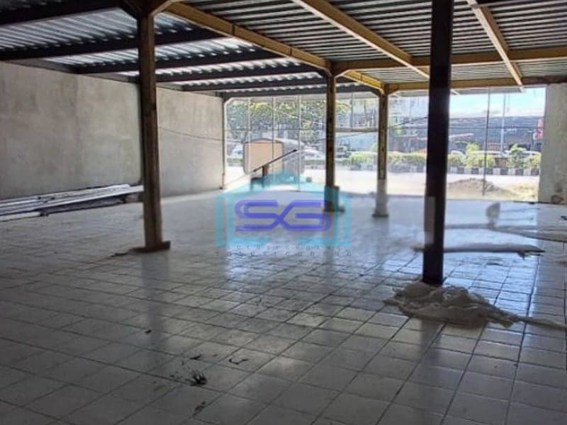Disewakan Ruko Lebar 1 Lantai Jalan Utama Sunset Road Badung Bali LT 270m2